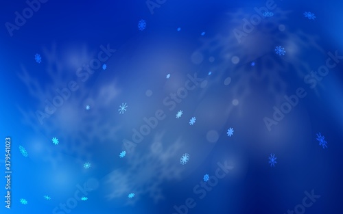 Light BLUE vector background with xmas snowflakes. Blurred decorative design in xmas style with snow. New year design for your ad, poster, banner.