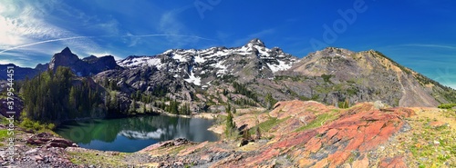 Fototapeta Naklejka Na Ścianę i Meble -  Lake Blanche Hiking Trail panorama views. Wasatch Front Rocky Mountains, Twin Peaks Wilderness,  Wasatch National Forest in Big Cottonwood Canyon in Salt Lake County Utah. United States.