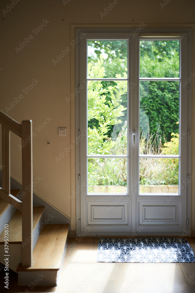 Fototapeta premium room with a window in the morning