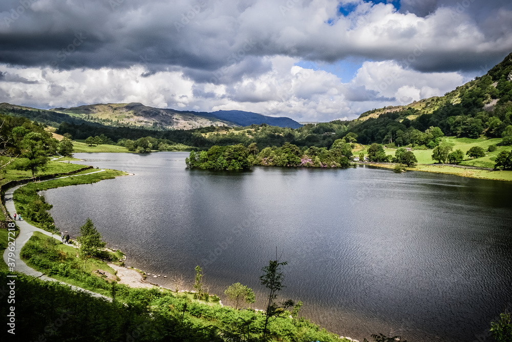 Obraz premium lake and mountains