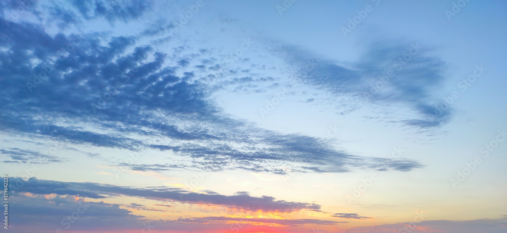 Fototapeta premium Sunset and cloud in sky for background.