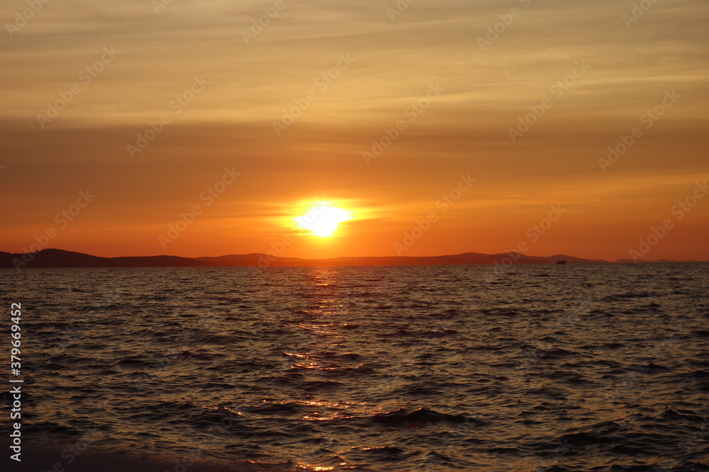 Wundervoller Sonnenuntergang am Meer