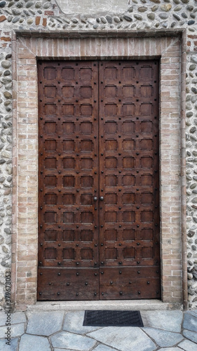 portale di una chiesa del Novarese, Piemonte, Italia © Giovanni