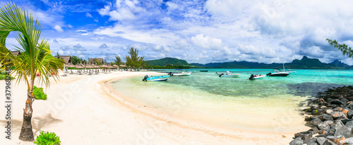 Fototapeta Naklejka Na Ścianę i Meble -  Tropical exotic holidays - Mauritius, Blue Bay in south of the island, view of luxury resort