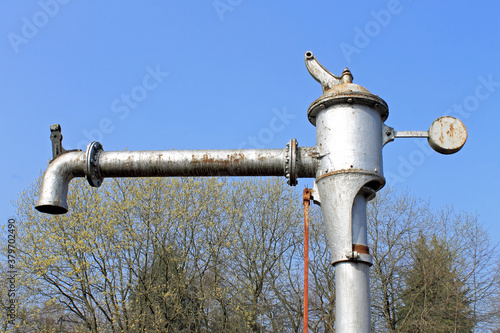 Alter Wasserkran für Dampflokomotiven photo