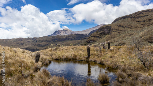 Lake and mountains in Los nevados national natural park in Colombia.   © Jhon Gracia