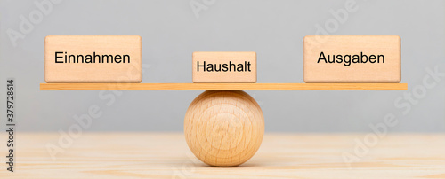 Cuadro en lienzo Einnahmen und Ausgaben im Haushalt im Gleichgewicht
