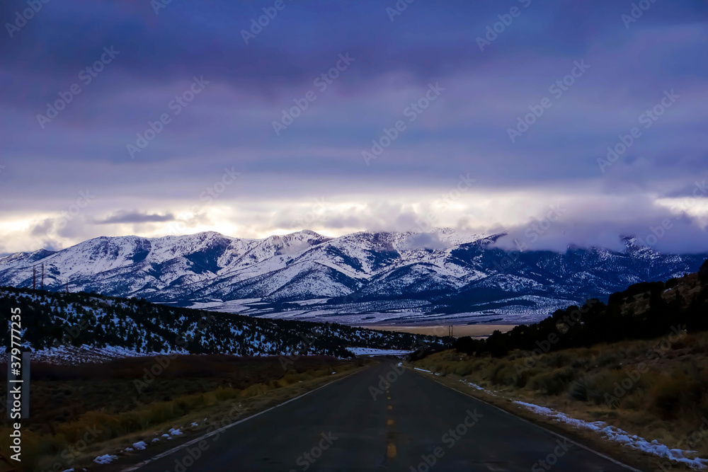Fototapeta premium road in the mountains