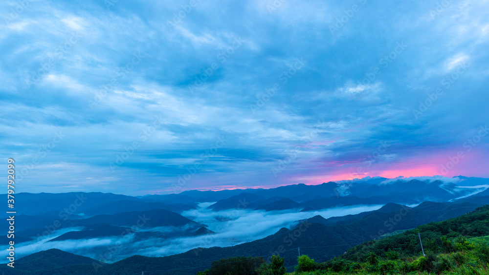 Obraz premium 다리와 바다