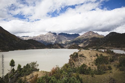 Ranwu lake in Tibet photo