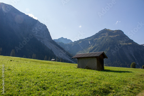 Landschaft Bergidyll Tirol Scheun