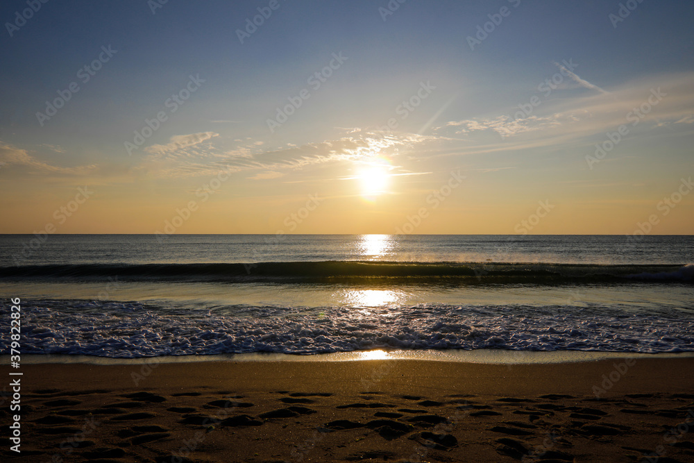 Naklejka premium Sunrise over the Black Sea on a peaceful late autumn morning.