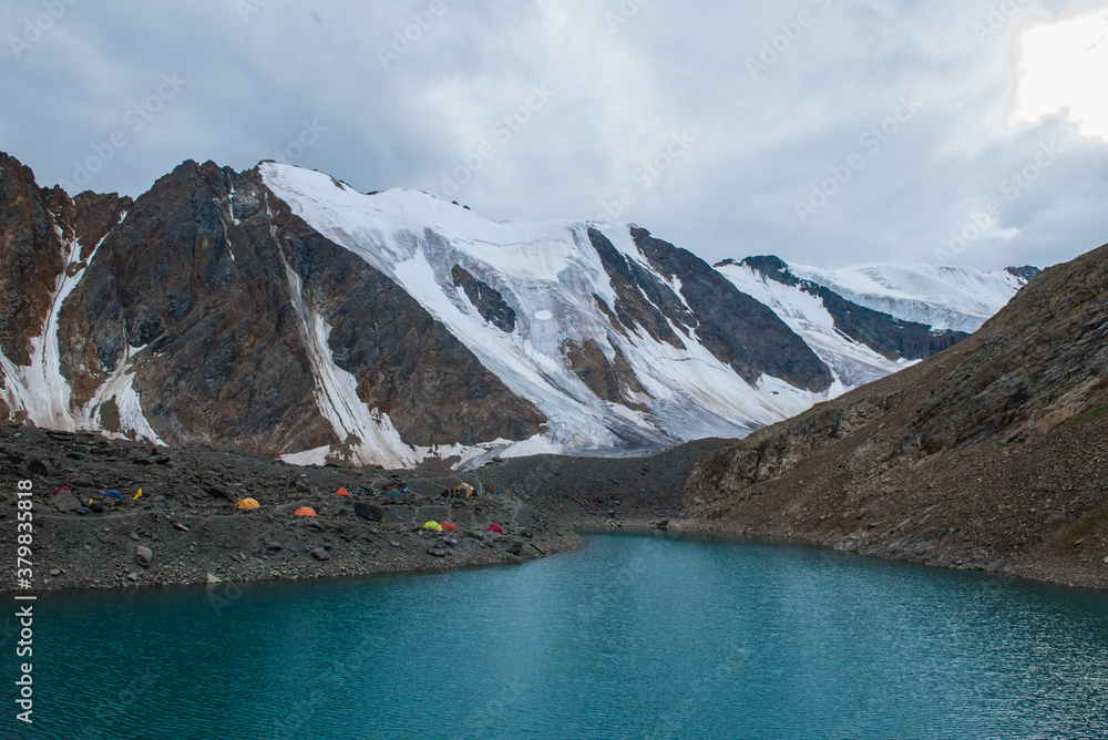 Голубое озеро на леднике Актру