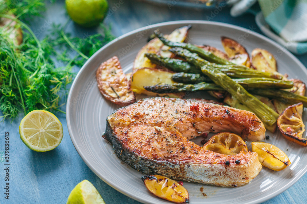Roasted salmon with asparagus and potatoes Roasted salmon with asparagus and potatoes