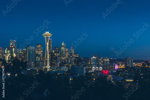 Wallpaper Mural downtown seattle skyline at night Torontodigital.ca