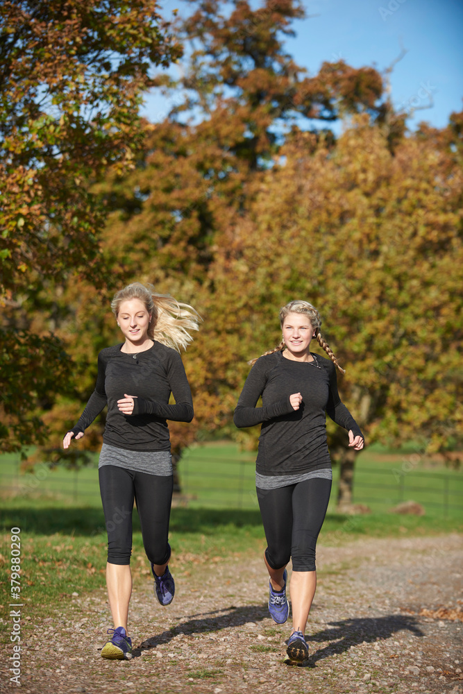 © JOSE COELLO/Stocksy - Sport in the park © JOSE COELLO/Stocksy - Sport in the park