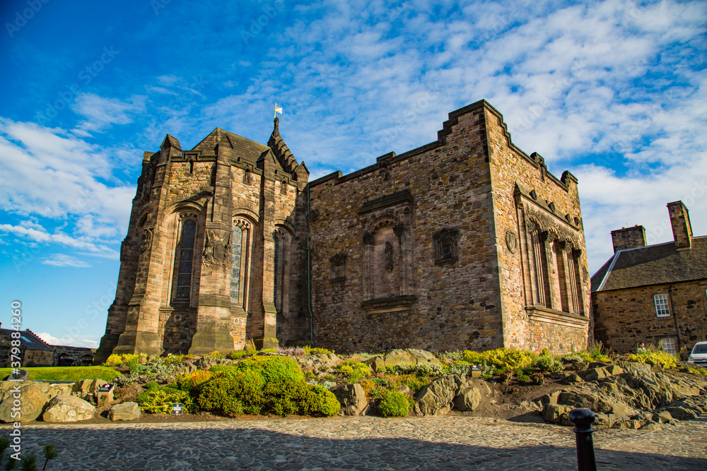 Fototapeta premium fachada trasera de Iglesia capilla interior de castillo de Edimburgo