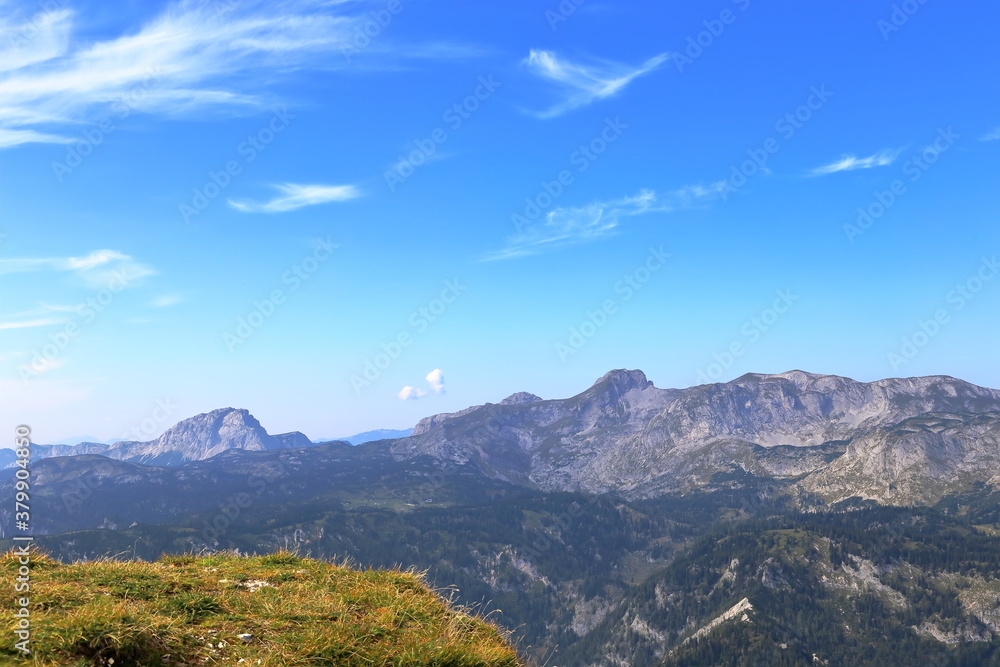 Naklejka premium Blick auf Sonnschienalm und Hochschwabgebiet von der Messnerin.