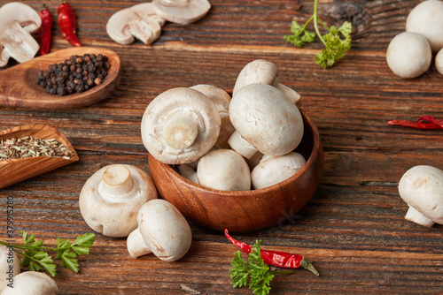 Cooking with fresh edible mushrooms