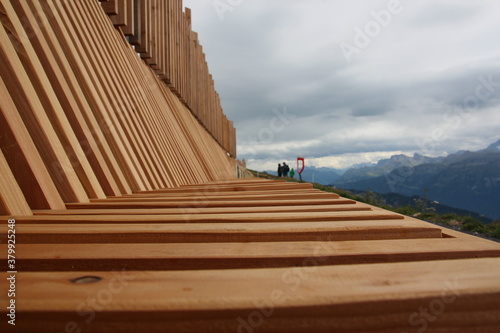 Holz, Wolken, Wolken