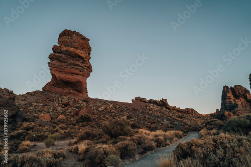 El Teide sunrise - empty path 
