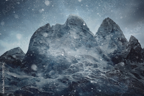 Konstfotografi Montaña nevada con nieve cayendo