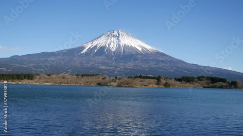 冬の富士山（静岡県富士宮市の田貫湖より）