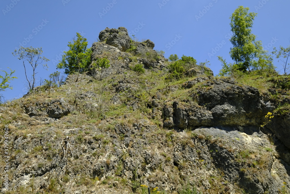 Landschaft und Felsenhänge im Kleinziegenfelder Tal, Fränkische Schweiz, Landkreis Lichtenfels, Oberfranken, Franken, Bayern, Deutschland Landschaft und Felsenhänge im Kleinziegenfelder Tal, Fränkische Schweiz, Landkreis Lichtenfels, Oberfranken, Franken, Bayern, Deutschland