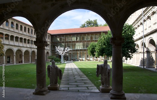 CLAUSTRO DEL MONASTERIO DE SANTO ESTEVO photo