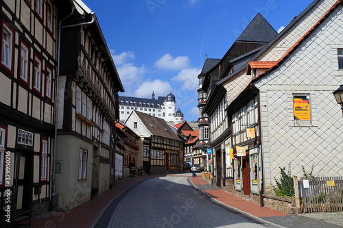 Stolberg mit seinen Fachwerkhäusern und dem Schloss Stolberg im Hintergrund. Stolberg, Sachsen-Anhalt, Deutschland, Europa