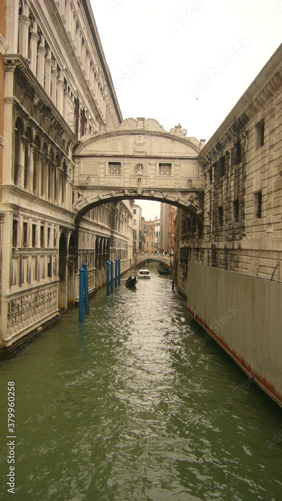 Obraz premium Old bridge in Venice , Italy 