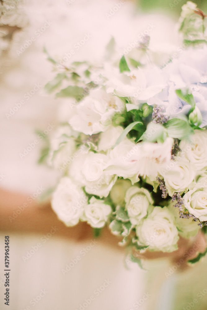 Beautiful bride with wedding flowers, wedding accessories