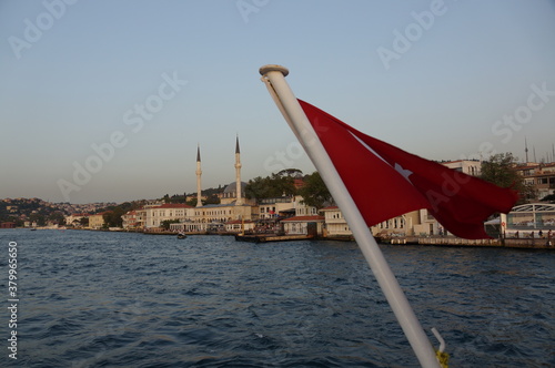cruise along the Bosphorus
