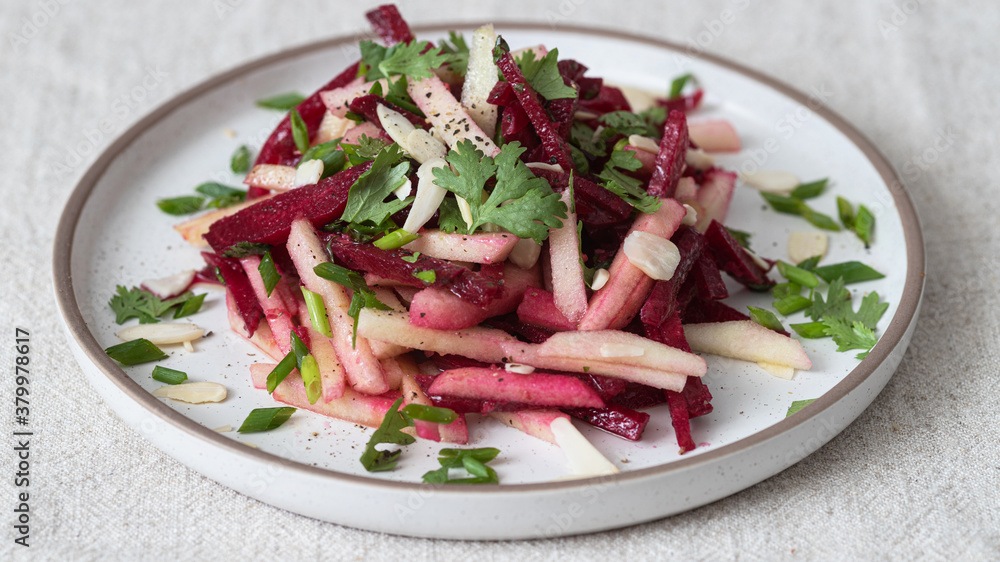 Spicy salad Asian-style with beets, apples and almonds Spicy salad Asian-style with beets, apples and almonds