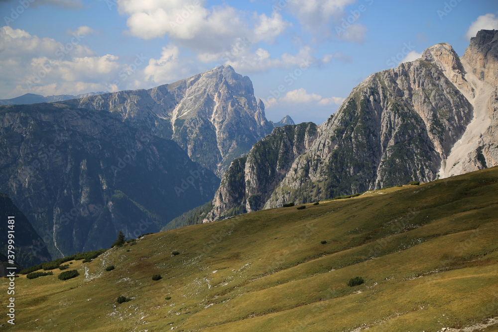 Fototapeta premium The Three Peaks natural park in the italian dolomites