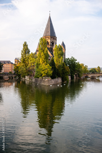 Die Kirche Temple Neuf auf der Insel in Metz Frankreich