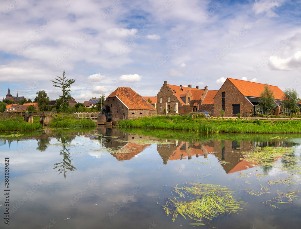 Fototapeta premium Watermill in Neer