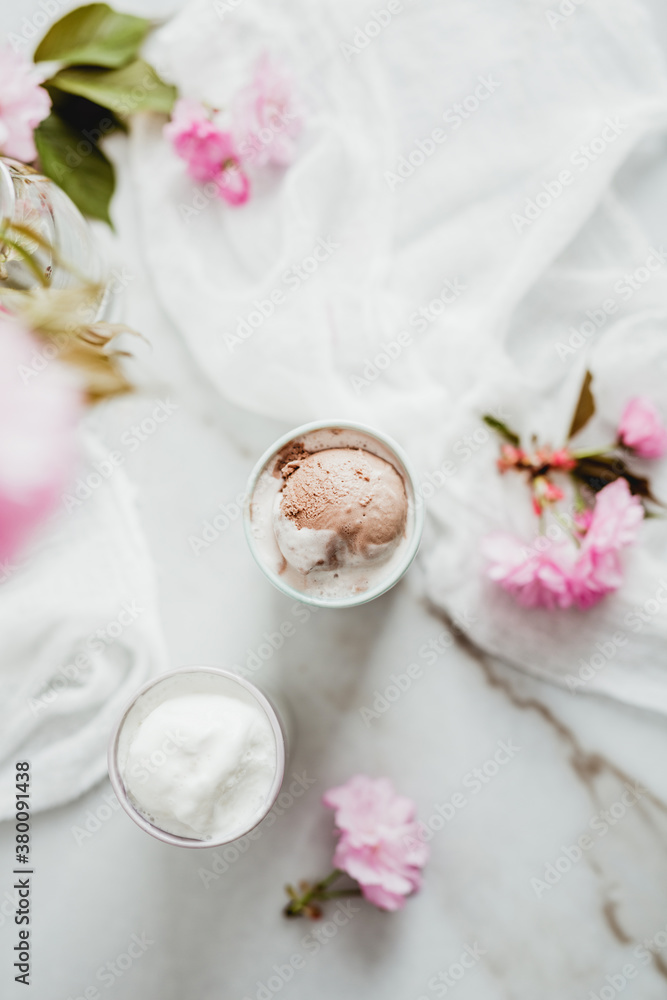 Vanilla and chocolate milkshake Vanilla and chocolate milkshake