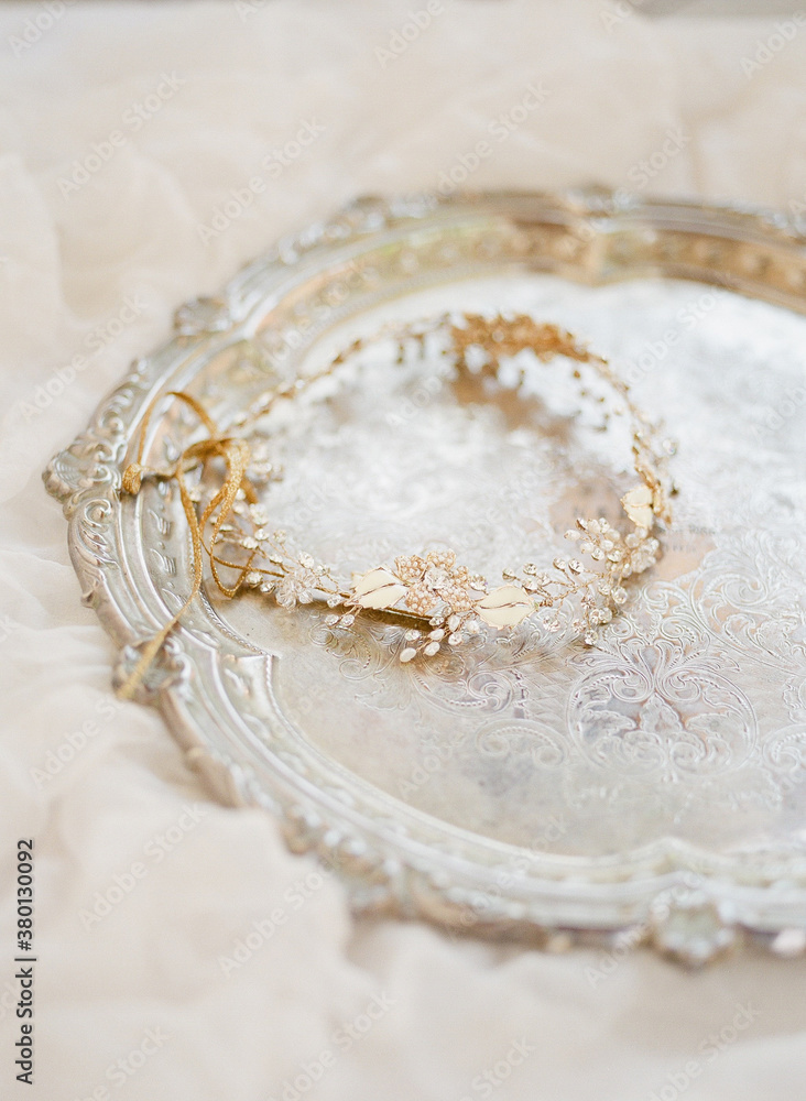 Delicate bridal headpiece