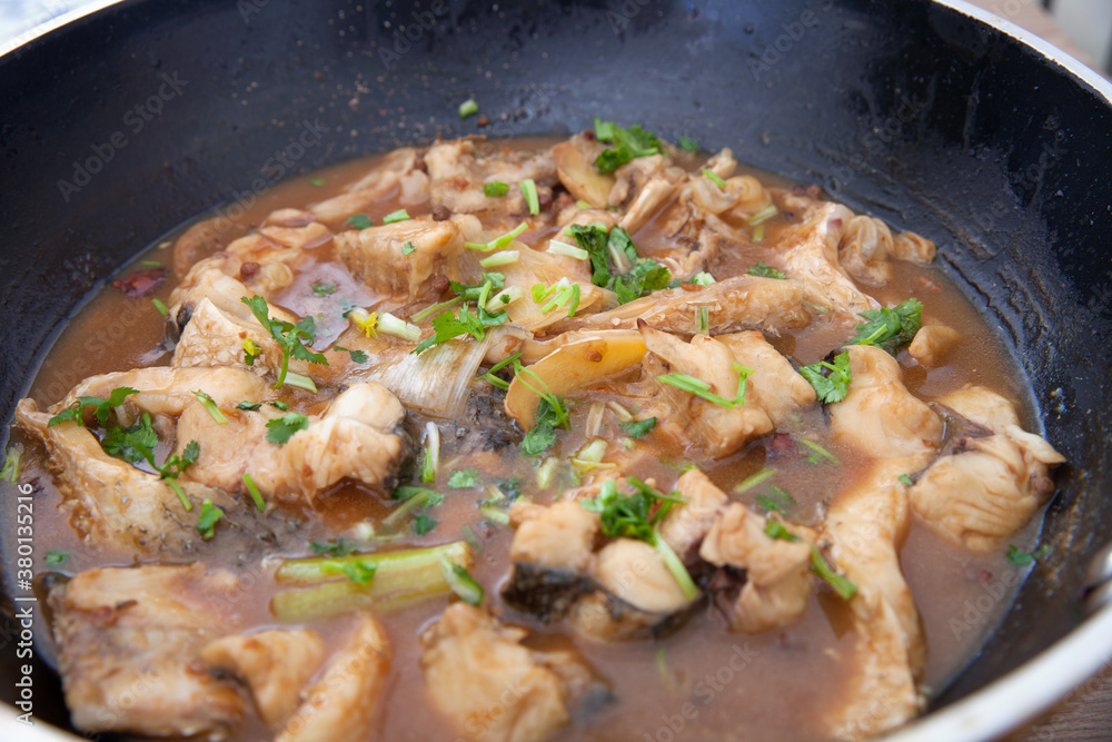 Iron pan stewed fish nuggets Iron pan stewed fish nuggets