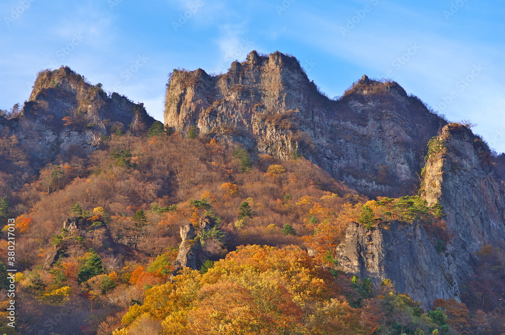 Fototapeta premium 秋の日本三大奇景 妙義山