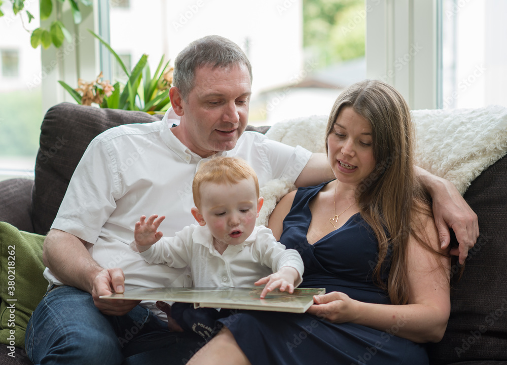 Reading with parents Reading with parents