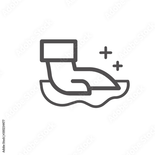 Hand wiping with wash cloth