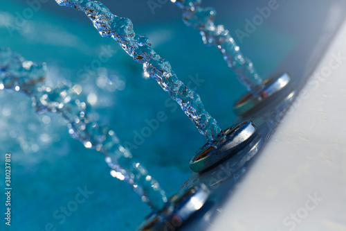 Foto Hot tube in the relaxation center with details on the massage streams of water