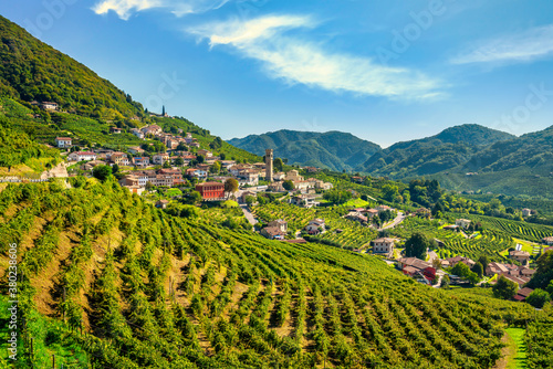 Cuadro en lienzo Prosecco Hills, vineyards and Santo Stefano village