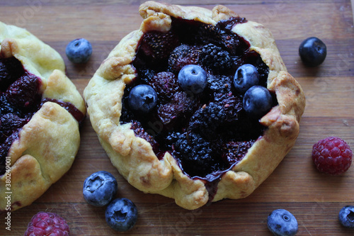 blueberry pie with blueberries