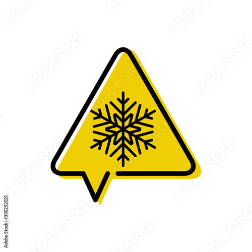 Logotipo lineal triángulo señal de peligro como burbuja de habla con copo de nieve con color amarillo