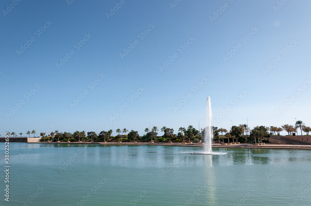 Parc de la Mar, artificial lake with water fontain