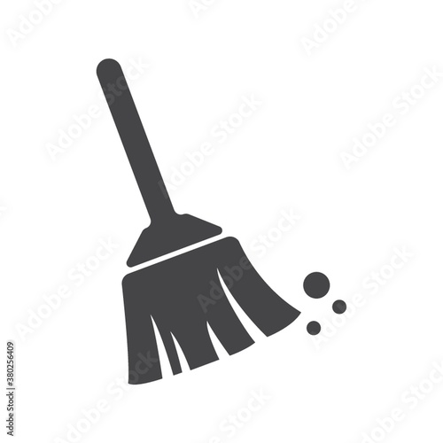 Broom icon.