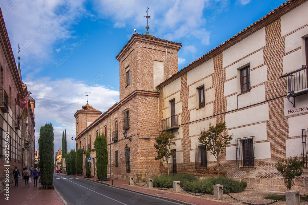 Colegio Menor de Teologos de la Madre de Dios: headquarters of the Alcalá de Henares Bar Association (ICAAH). Building from the 16th century, it was part of the university project of Cardinal Cisneros